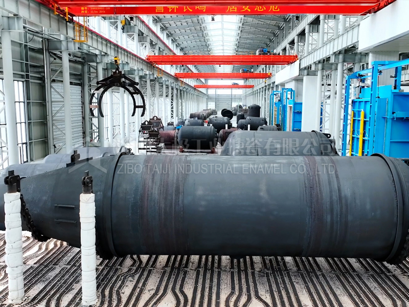 太極大型搪玻璃設(shè)備生產(chǎn)車(chē)間 太極大型搪玻璃設(shè)備生產(chǎn)車(chē)間